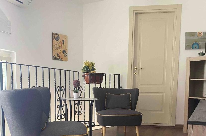 Intown - Dammuso In Pieno Centro Storico Villa ชิคลี ภายนอก รูปภาพ